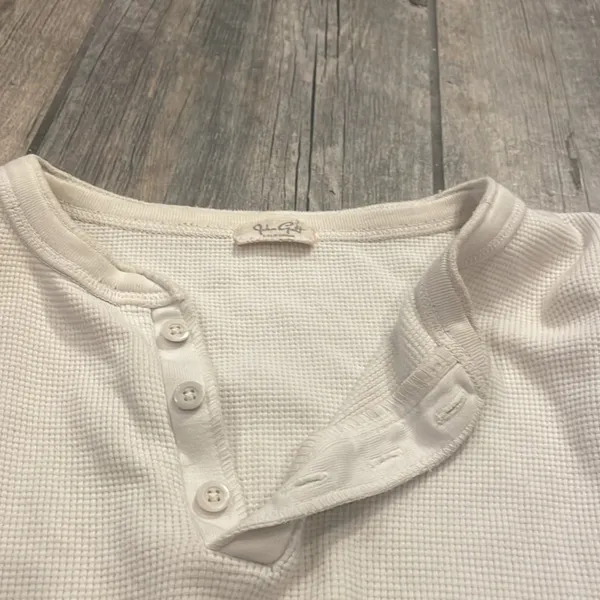 Brandy Melville Cream Long Sleeve Tee - Image 2
