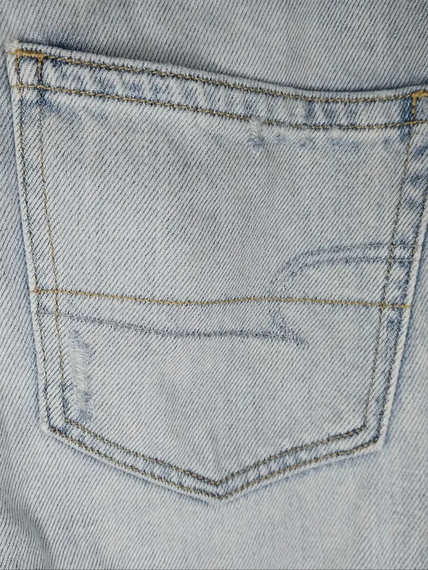 American Eagle Outfitters High-Rise Light Wash Y2K 90's Style Mom Jeans - Image 10