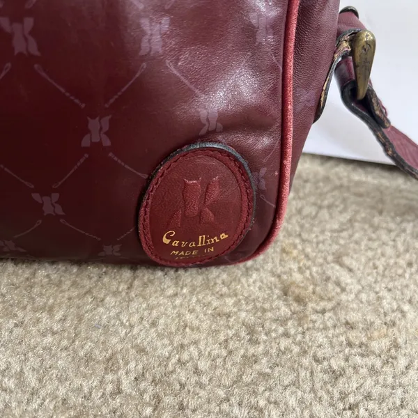 Italian Red Leather Shoulder Bag Logo Quiet Luxury Classic Business Professional - Image 12