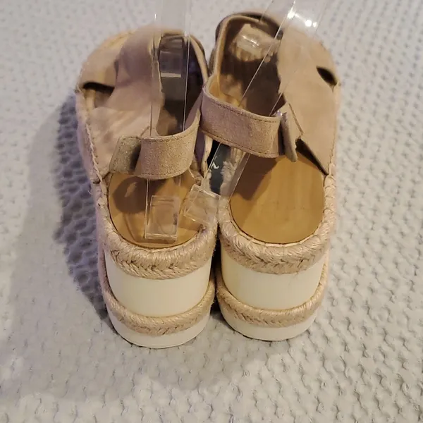 Marc Fisher Beige Gandy Platform Espadrille Sandal, Size 9 M US - Image 2