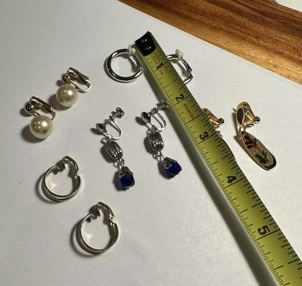 Lot of 5 Clip On Screw On Earrings Gold Tone or Silver Tone Mix - Image 9