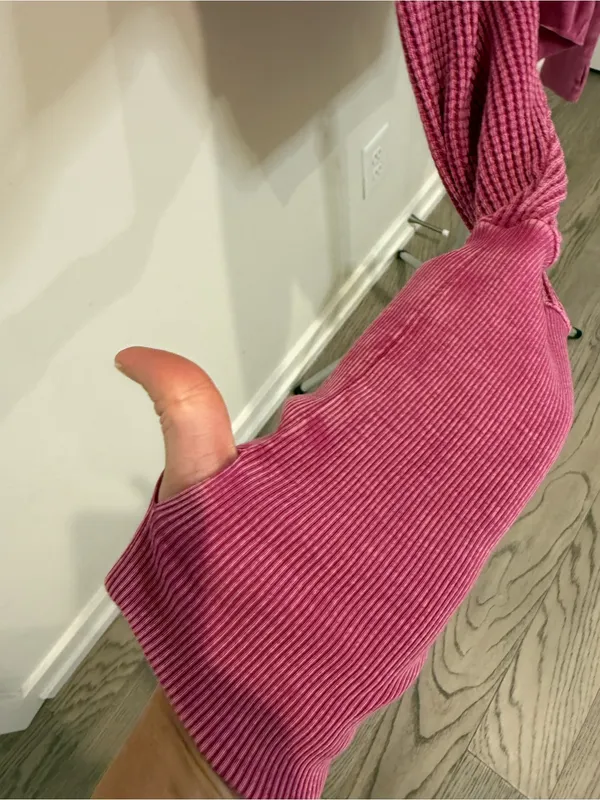 Mac and Me Pink Mineral Wash Waffle Knit Thumbhole Top Large - Image 5