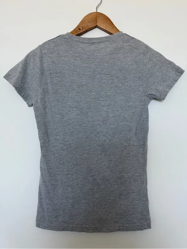 Women's Gray Graphic Tee with Pink & Black Design no size tags - Image 3