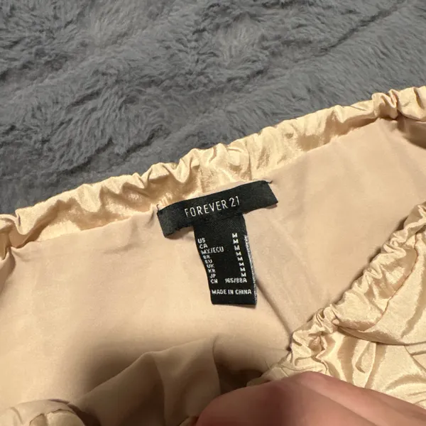 Forever 21 Champagne Satin Mini Skirt Size M Elastic Waist - Image 5