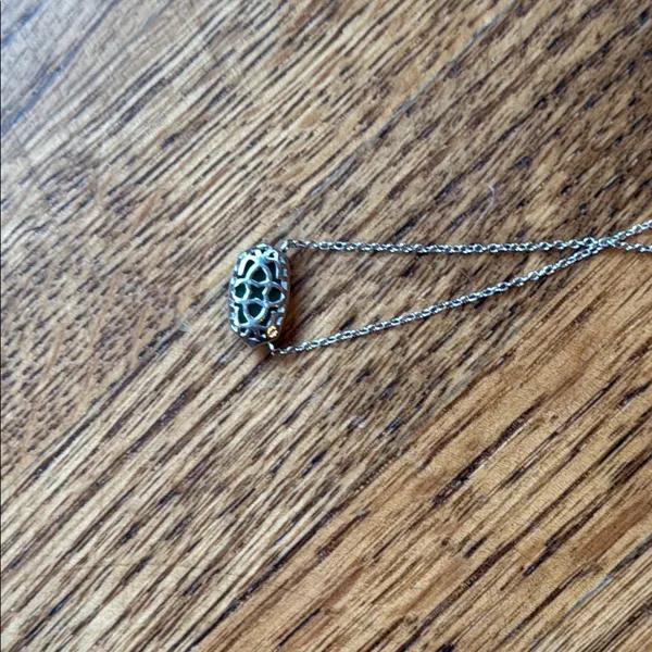 Kendra Scott Eliza Silver Pendant Necklace in Emerald Cat's Eye - Image 5