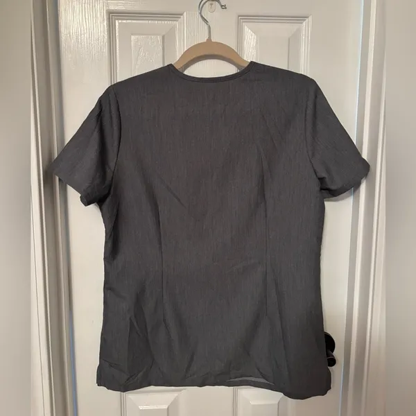 FIGS Catarina One-Pocket Scrub Top™ in Graphite size small - Image 5