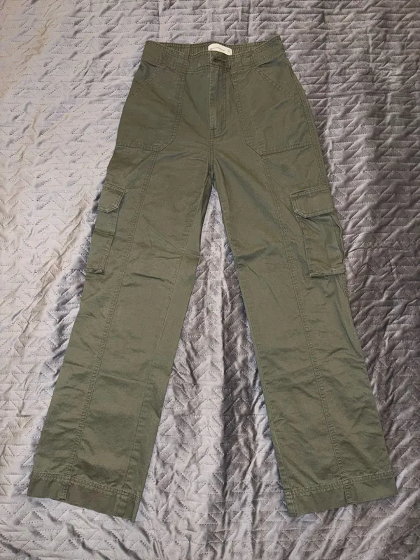 Abercrombie & Fitch Green Cargo Pants - Image 3