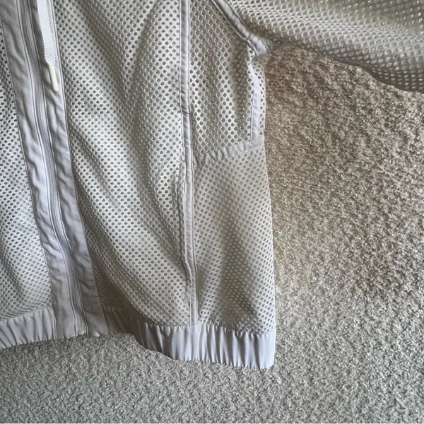 Lululemon Women’s Mesh On Mesh White Lightweight‎ Jacket Size Small/4 - Image 5