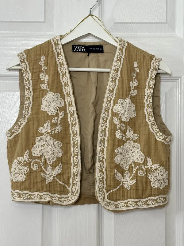 ZARA Embroidered Floral Boho Vest Tan Bohemian Cottagecore Festival Romantic M - Image 3