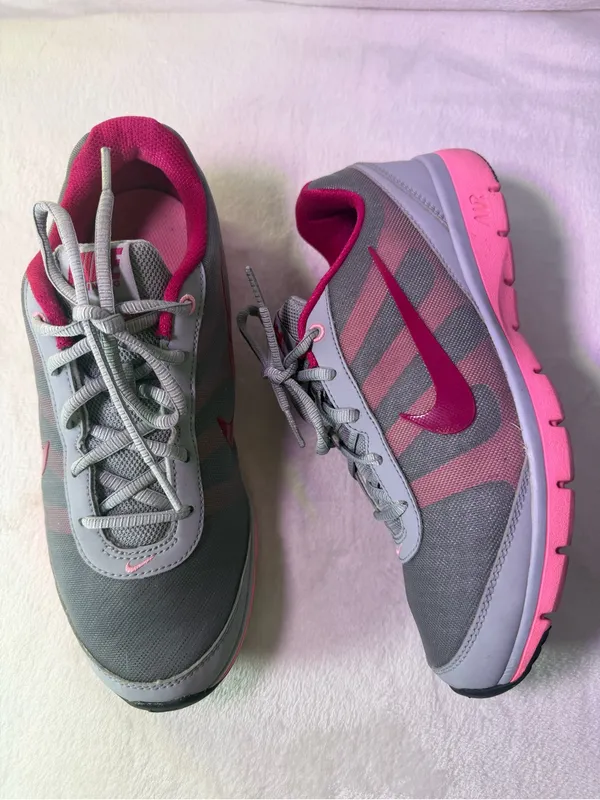 Nike Women’s Gray and Pink Athletic Sneakers - Image 6