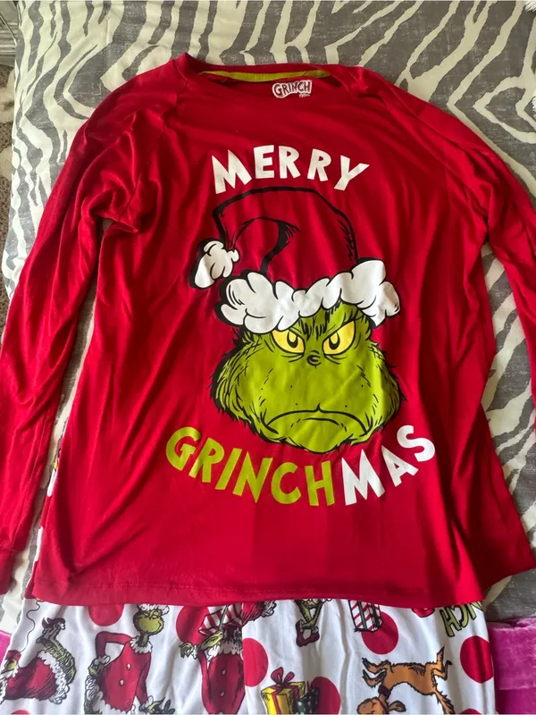 Women’s ' Red Grinchmas Pajama Set - Image 3