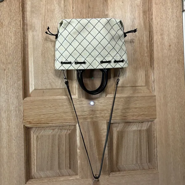 Dooney & Bourke Signature Handbag Black & Cream - Image 2
