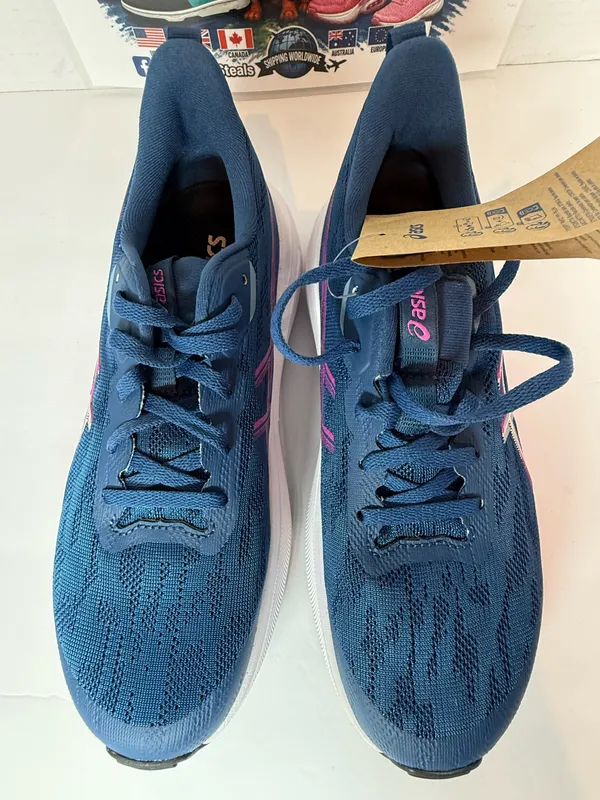 ASICS GT-1000 Running Shoes size 7W/5.5Y - Image 3