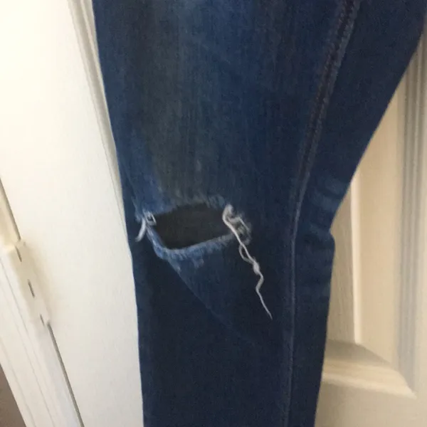 FINAL MARKDOWN Express Distressed Jeans (0) - Image 3