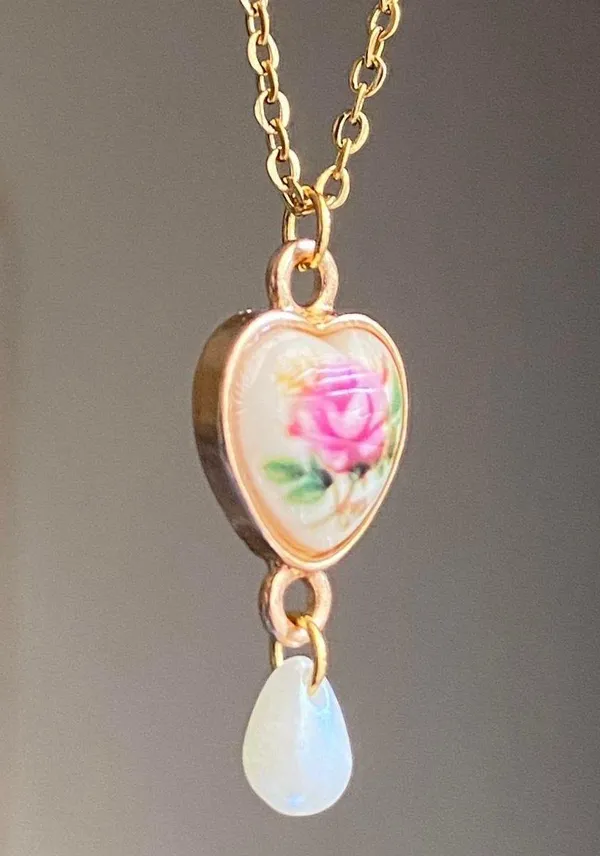 Handmade cottage fairy antique style heart rose necklace🌹🩵 - Image 2