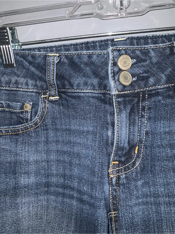 American Eagle Outfitters Artist Blue Denim Cuffed Jean Shorts Size 6 - Image 3