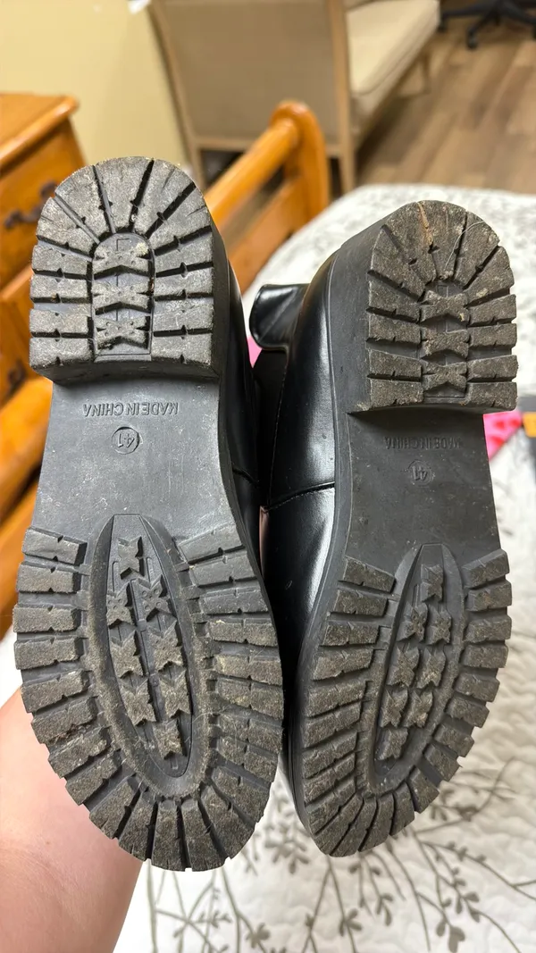Boots Black Size 8.5 - Image 2