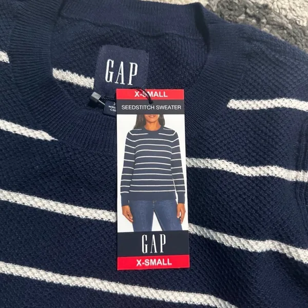 GAP Men's Navy Striped Sweater - Image 2