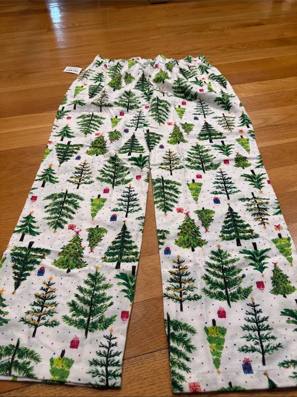 NWT Old Navy women’s pajamas bottoms size medium. - Image 6