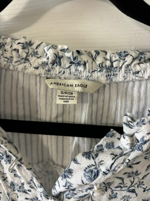 American Eagle Blue Floral Top - Image 2