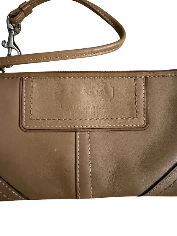 COACH Vintage Tan Beige Leather Wristlet Clutch - Image 9