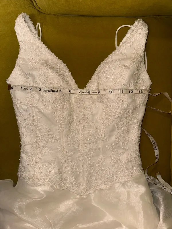Demetrios Vintage Inspired Lace Ball Gown Wedding Dress Size 6 - Image 9