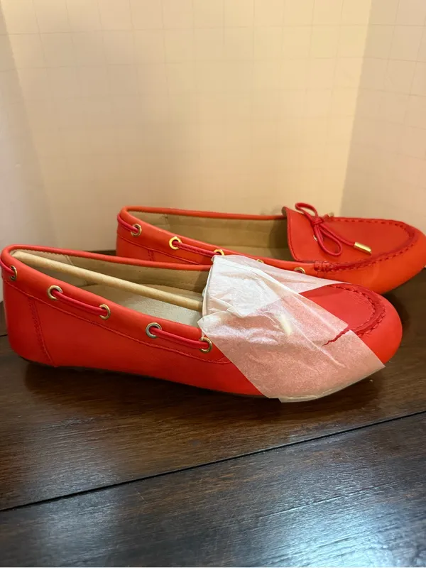 NIB - Vionic Honor Virginia Loafer Moccasin Cherry Red Leather Size 9 Bow - NEW - Image 3