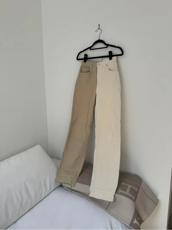 Two-Tone Beige/Cream Straight-Leg Jeans - Image 2