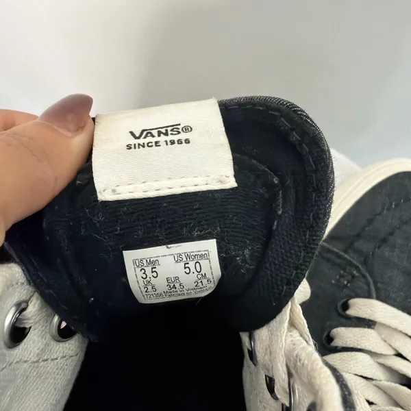 Vans Sk8-Women’s size 5 Hi Platform Black Embroidered High Top Sneakers(B76)✨✨ - Image 7