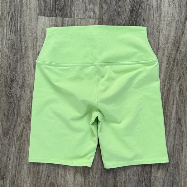 ALO Yoga Women's Lime Bike Shorts Size Small Alosoft Mid Rise - Image 2