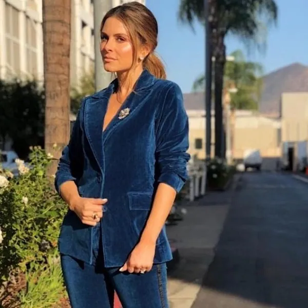 PARKER SMITH Women’s Sleek Navy Blue Versatile Velvet Blazer with Pockets Sz SM - Image 11