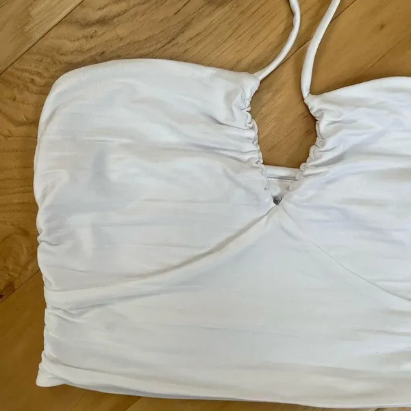 Abercrombie Women’s Sz Medium Bare U Shaped Halter Top In White - Image 4