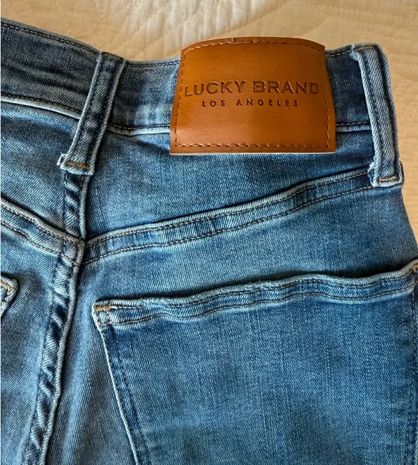 Lucky Brand skinny jeans - Image 5