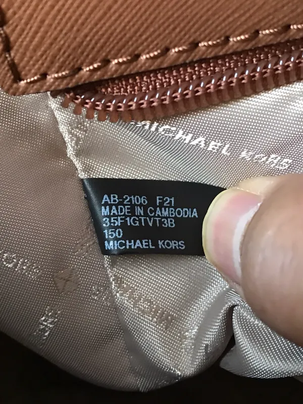 Michael Kors Purse - Image 8