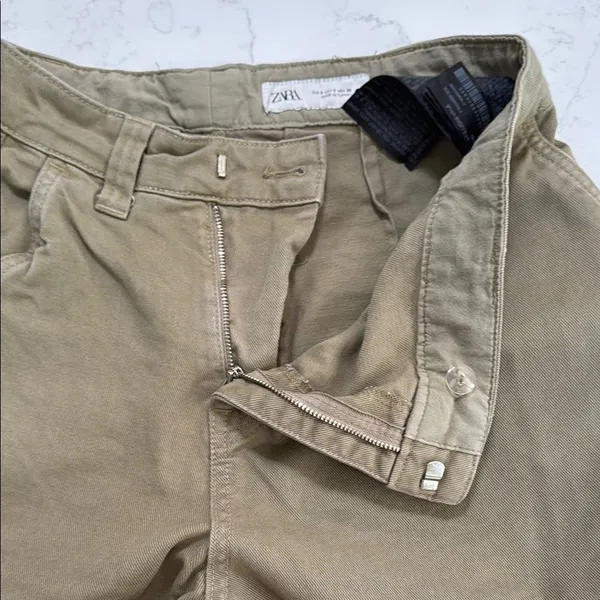 Zara women’s khaki jeans. Oversized. Size Small. - Image 8