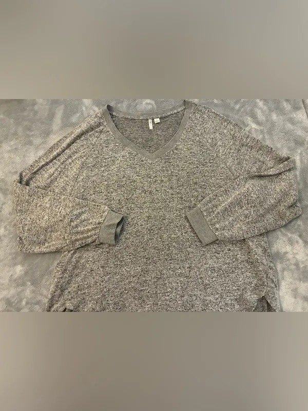 Women’s Cato Brand Soft V-Neck Long Sleeve Tunic - Gray Size X-LARGE - Image 3