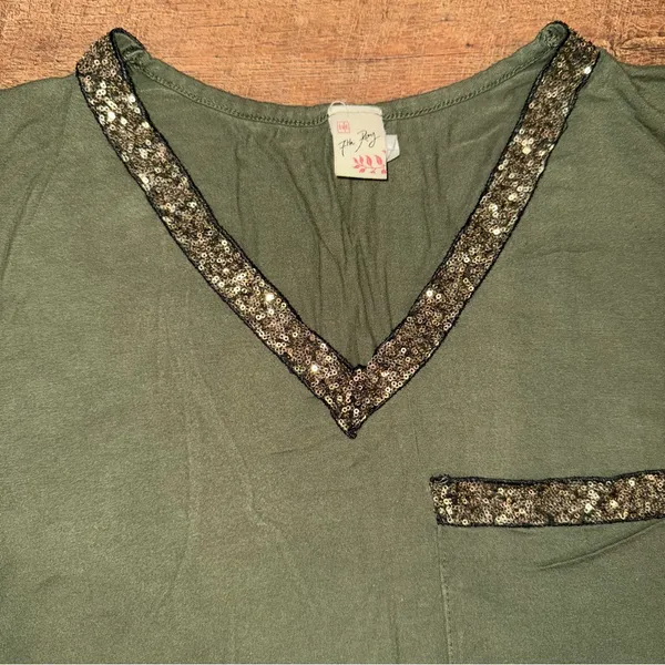 7th Ray Olive Green Sequin Trim Pocket V-Neck Top - Image 4