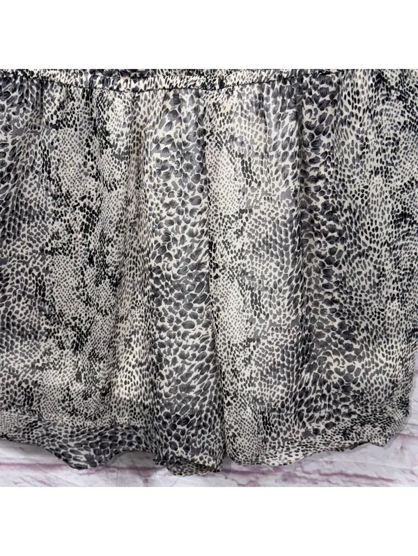 VENUS Women's Size 4 Snake Print Romper - Image 3