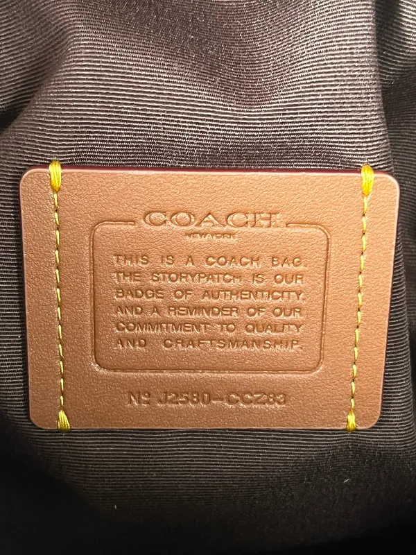 Coach Evelyn Large Shoulder Bag With Quilting - Image 10