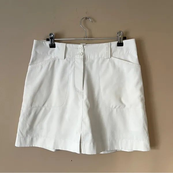 NIKE GOLF | White DriFit Full Coverage Mini Skort Sz 4 - Image 2