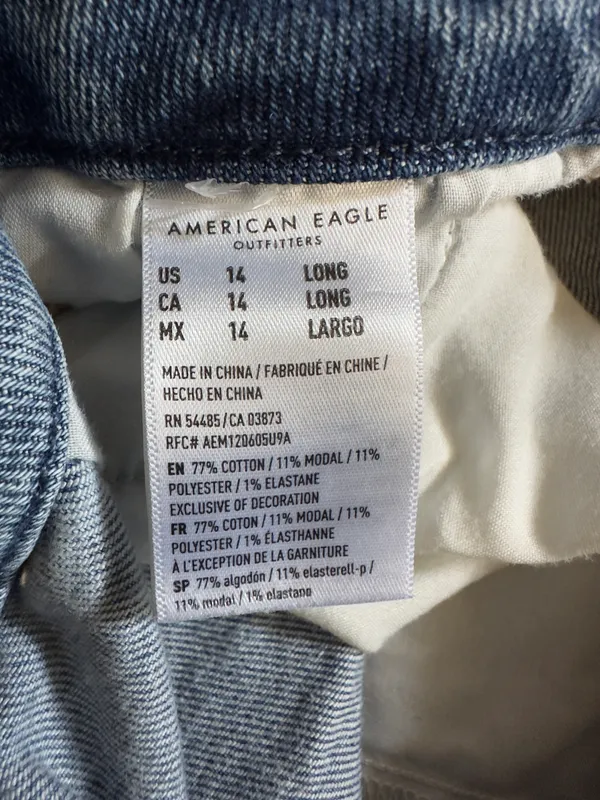 American Eagle Outfitters Mom Jeans - Image 3