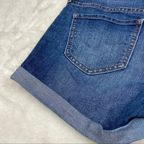 Old Navy Stretch Denim Cuffed Shorts‎ - Image 6