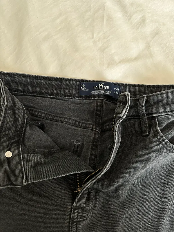 Hollister Jeans - Image 4