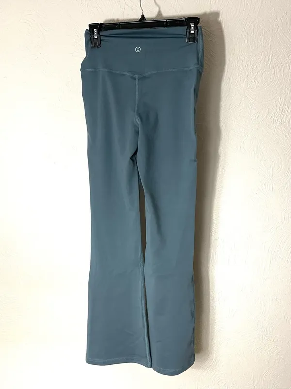 Gilly Hicks Gray High-Waist Flare Leggings - Image 2