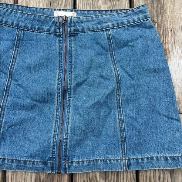 altar’d state | size medium denim skirt with zipper - Image 2