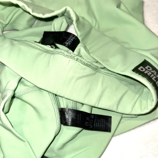 DAILY DRILLS Mint Athletic Go! Sports Bra and Shortie Shorts Set size Small - Image 4