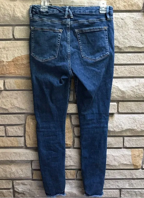 Good American Good Legs Chewed Hem Skinny Jeans 29 size 8 - Image 9