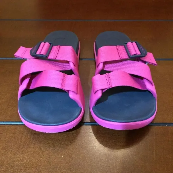 Chaco Women's Chillos Slide Sandals fuschia size 7 - Image 2
