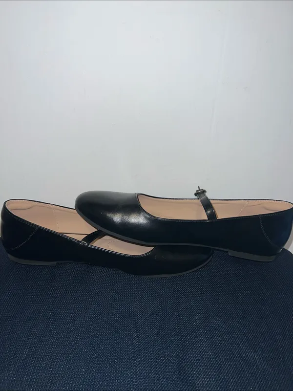 Women's Black Mary Jane Flats with Buckle Strap Size 10 - Image 5