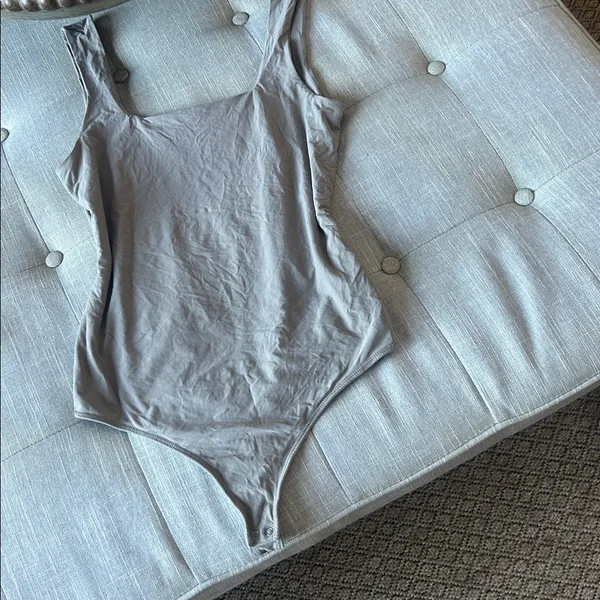 Abercrombie & Fitch Neutral Brown Sleeveless Tank Bodysuit Size Medium - Image 4